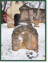 Pomník padlým v první světové válce  v Doksích na náměstí 