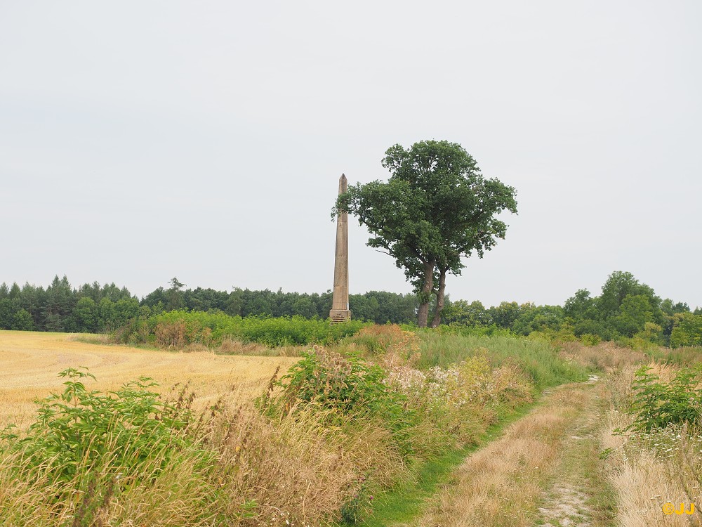 Martinský obelisk u Smečna    